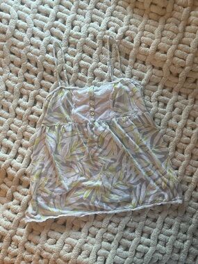 Arizona Jean Company Light Gray Camisole with Yellow Leaf Print